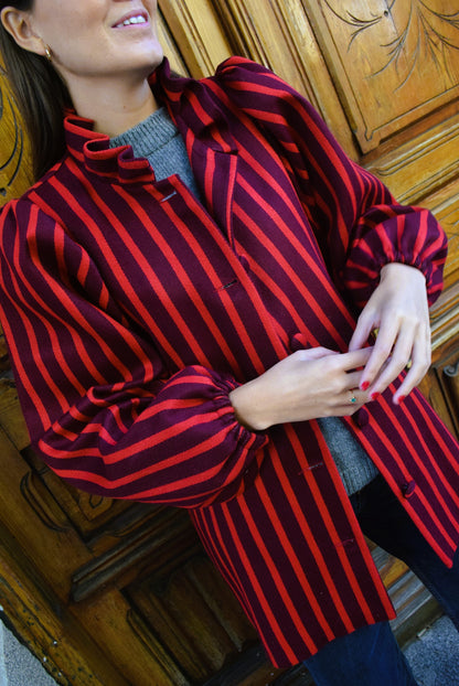 ABRIGO EUGENIA - RAYAS ROJAS -