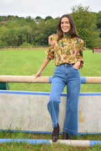 Cargar imagen en el visor de la galería, BLUSA VICTORIA - FLORES VERDE -

