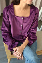 Load image into Gallery viewer, BLUSA CLAUDIA - TERCIOPELO BERENJENA -
