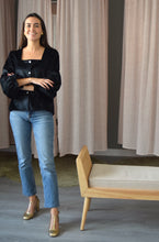 Cargar imagen en el visor de la galería, BLUSA CLAUDIA - TERCIOPELO NEGRA -
