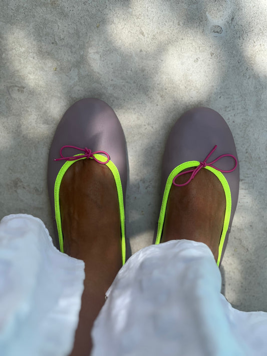 BAILARINAS MALVA CON FLUOR AMARILLO -