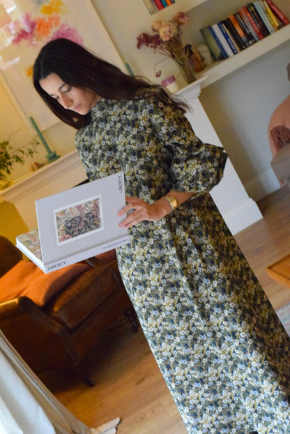 VESTIDO GABRIELA - FLORES - PREORDER 30 NOVIEMBRE