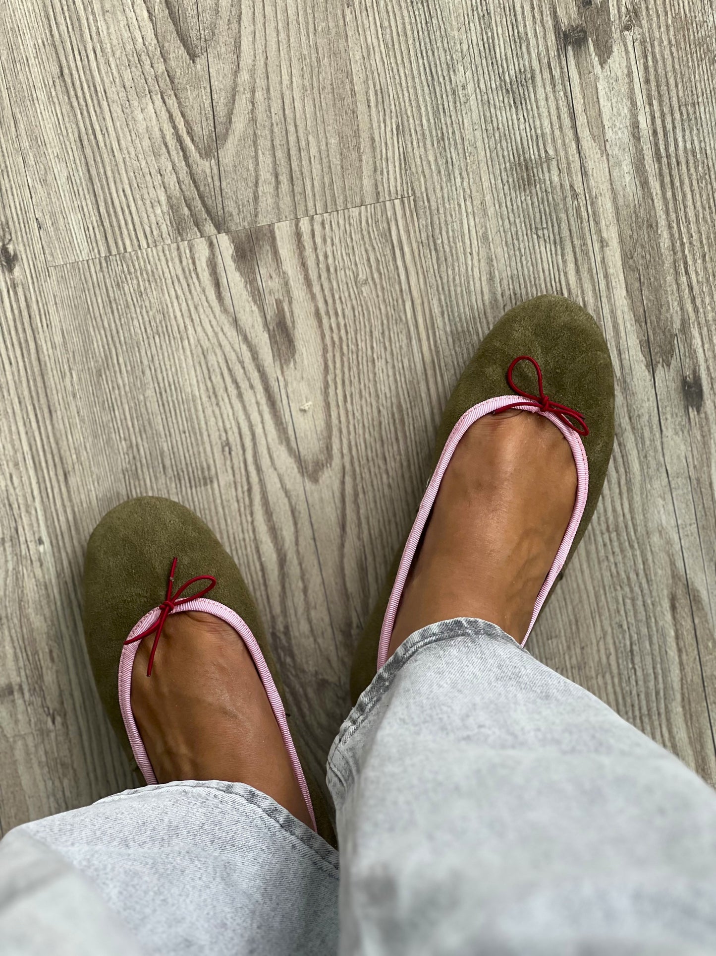 BAILARINAS VERDE CON ROSA - PREORDER 22 SEPTIEMBRE