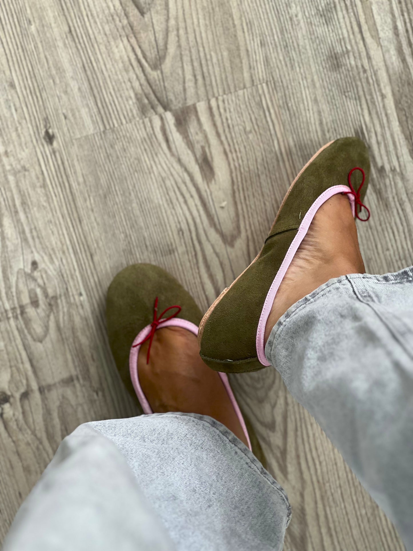 BAILARINAS VERDE CON ROSA - PREORDER 22 SEPTIEMBRE