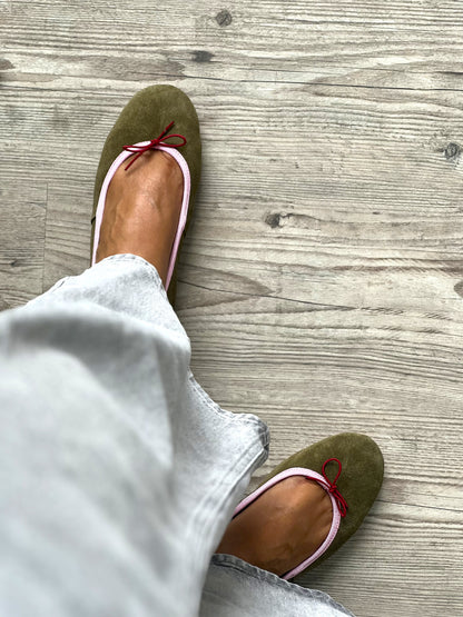 BAILARINAS VERDE CON ROSA - PREORDER 22 SEPTIEMBRE