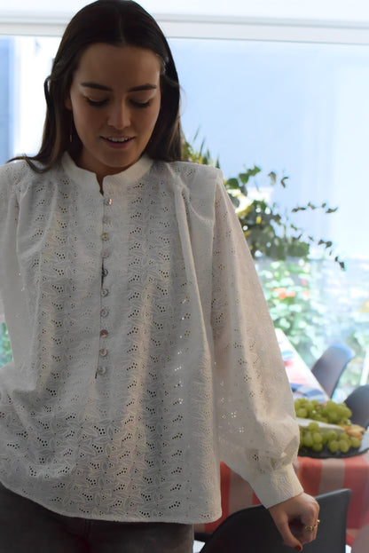BLUSA ISABELA - BORDADA BLANCA