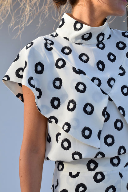 BLUSA FLAVIA - LUNARES NEGROS -