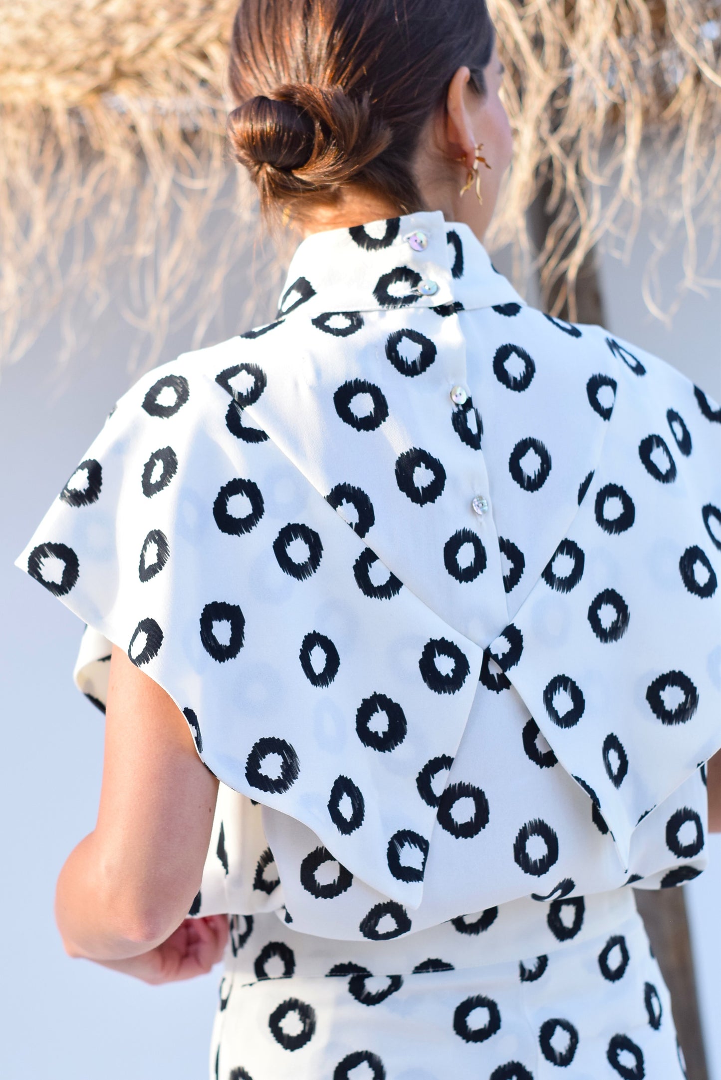 BLUSA FLAVIA - LUNARES NEGROS -
