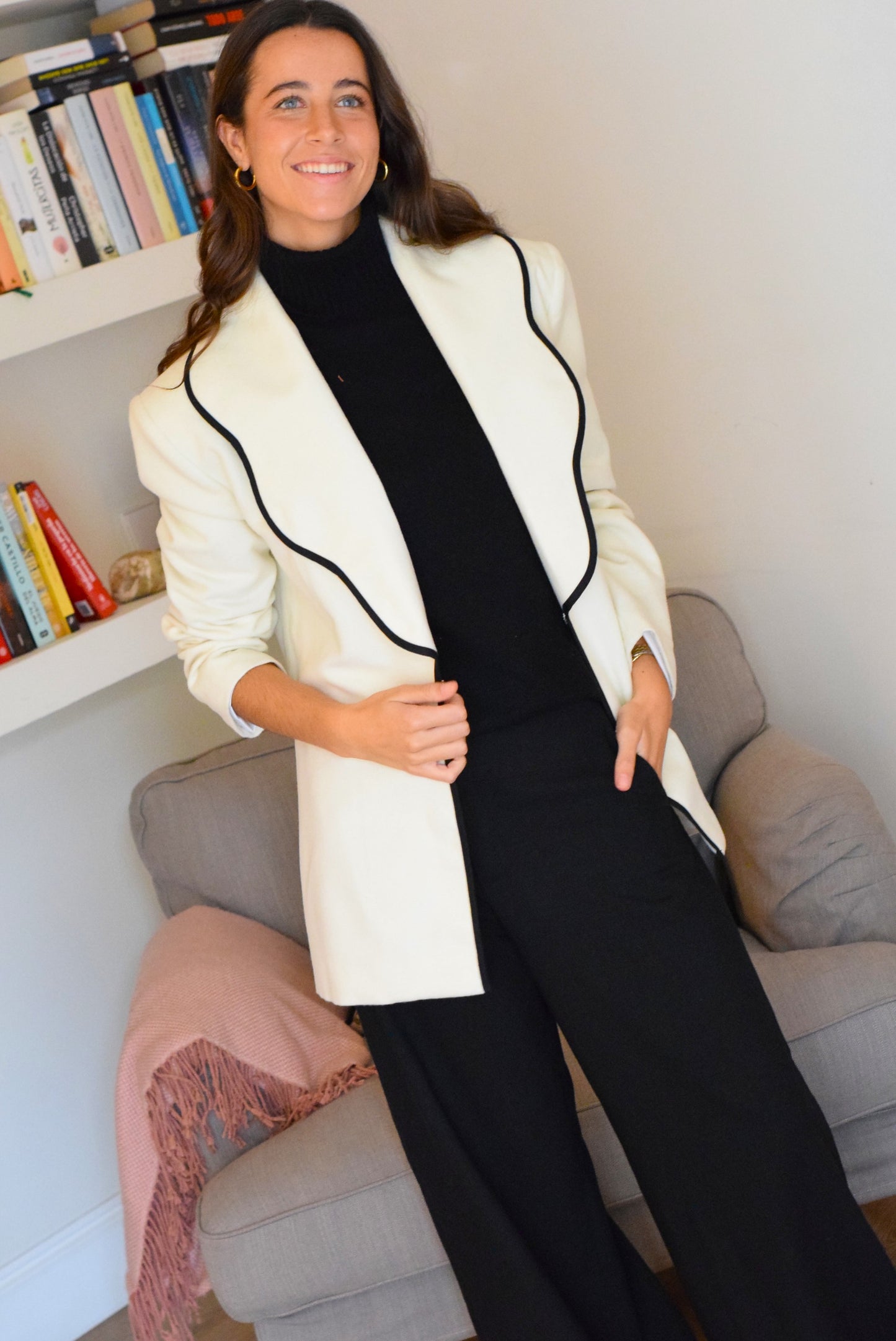 CHAQUETA NICOLETTA - BLANCA Y NEGRA - PREORDER 23 NOVIEMBRE