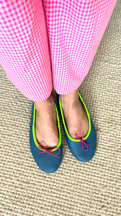 BLUE BALLERINAS WITH GREEN FLUORESCENT