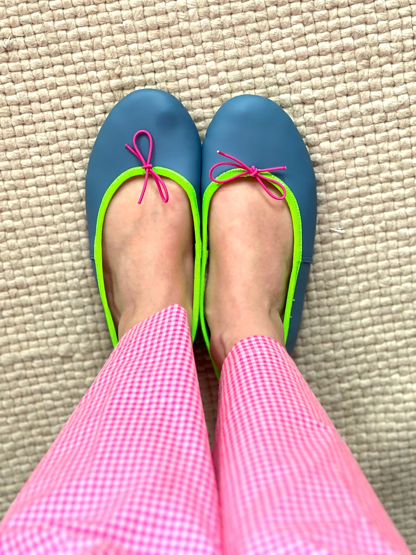 BLUE BALLERINAS WITH GREEN FLUORESCENT