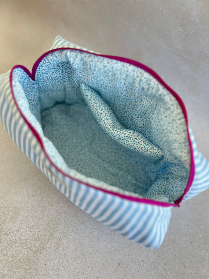 ANA MAKEUP BAG - BLUE STRIPES -
