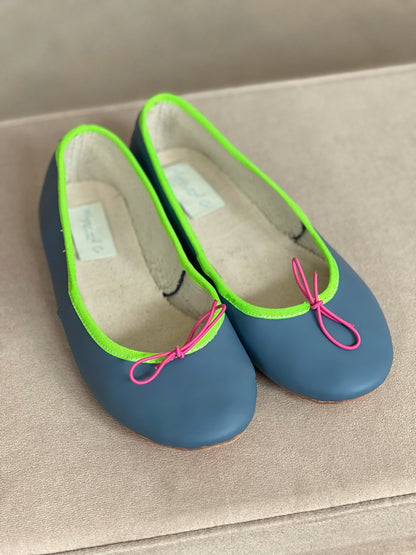 BLUE BALLERINAS WITH GREEN FLUORESCENT