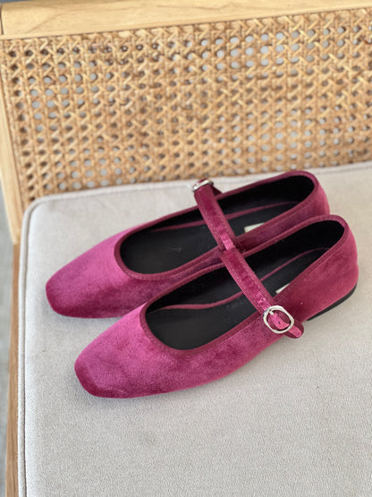 MERCEDITAS - GARNET VELVET