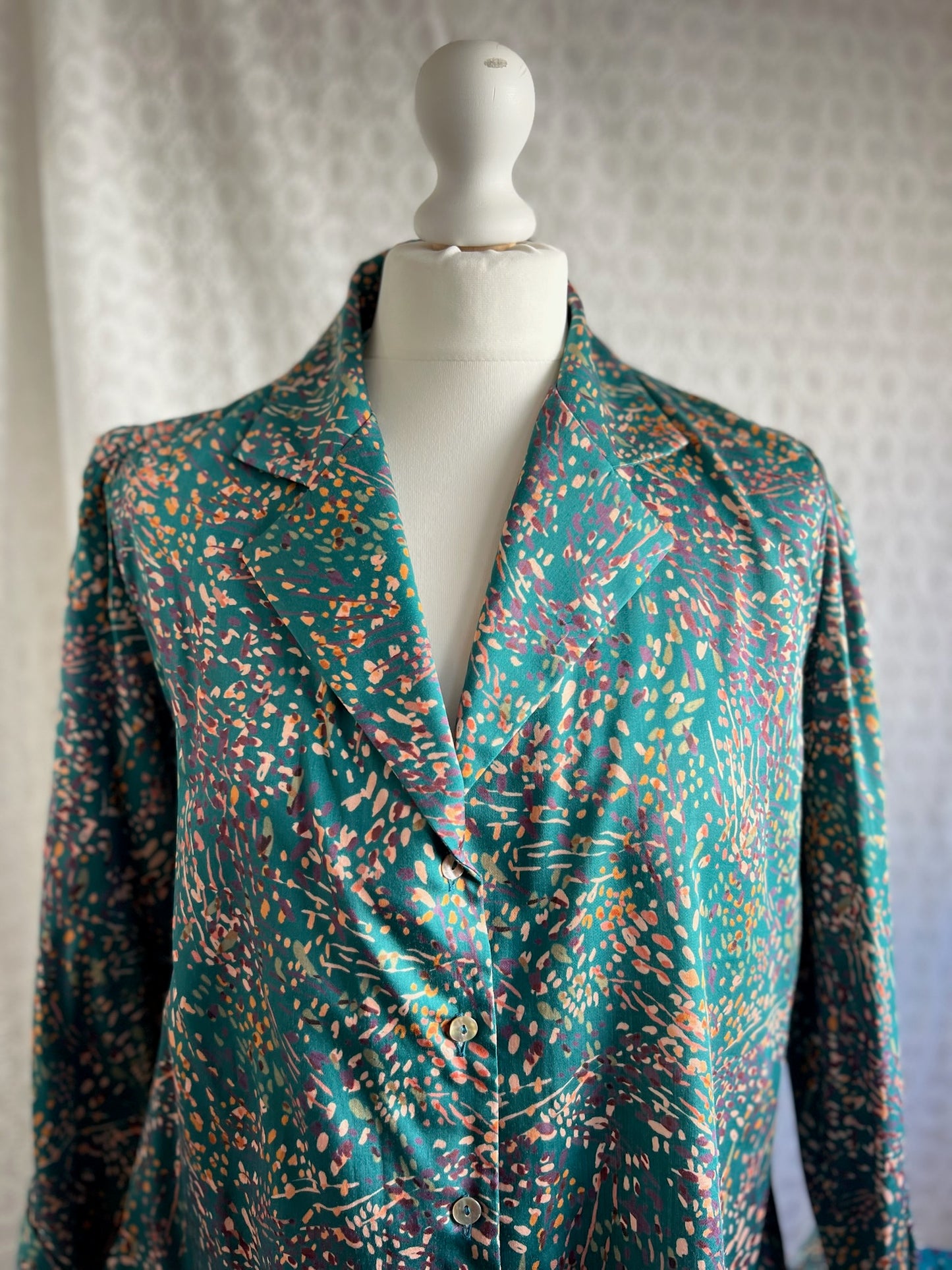 BLUSA BELÉN MOTAS VERDE