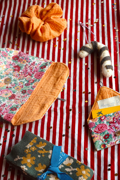 SET BOLSITA CON ACCESORIOS - LIBERTY FRAMBUESA