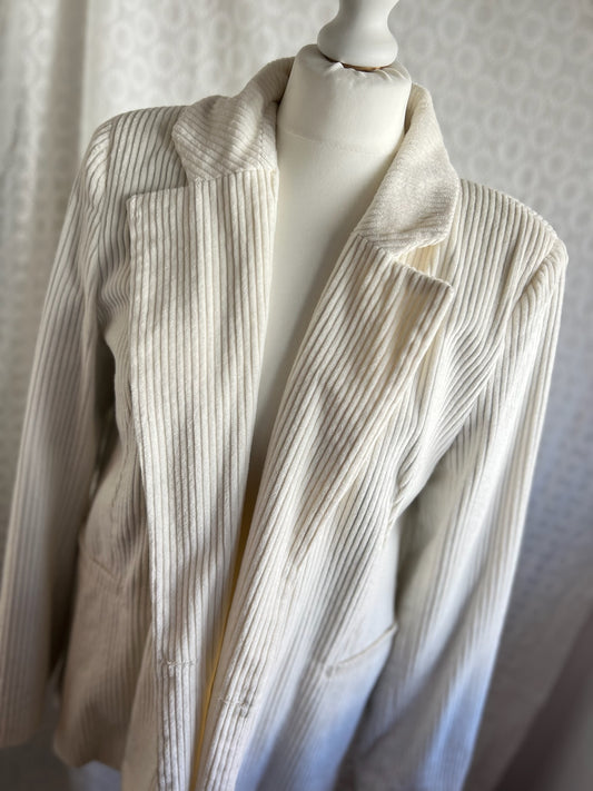 CHAQUETA DANIELA PANA PETROLEO BLANCA