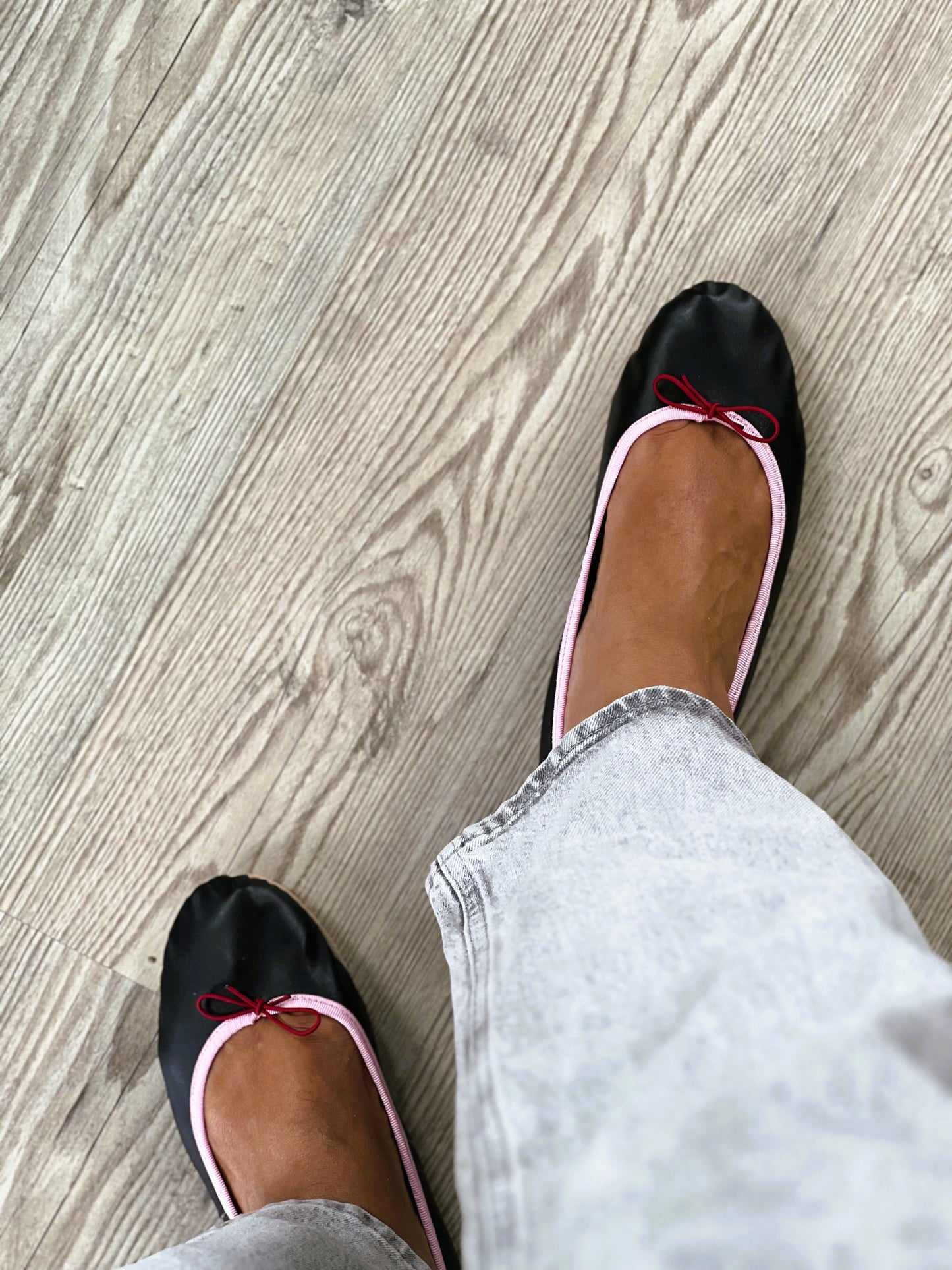 BAILARINAS NEGRAS CON ROSA - PREORDER 22 SEPTIEMBRE