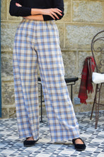 Cargar imagen en el visor de la galería, PANTALONES LUCÍA - CUADROS AZULES
