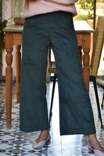 Load image into Gallery viewer, SUN PANTS - GREEN CORDUROY -
