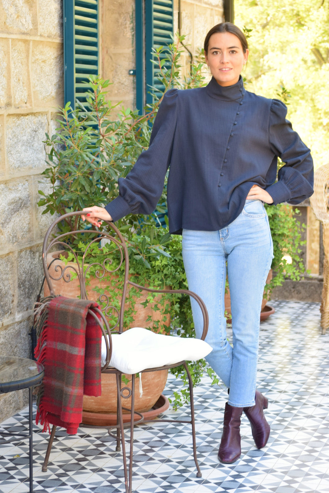 BLUSA VICTORIA - NEGRA -